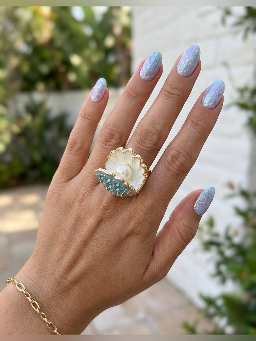 Betsey Johnson Sirens Cove Clam Shell Stretch Ring - Picture 3 of 9